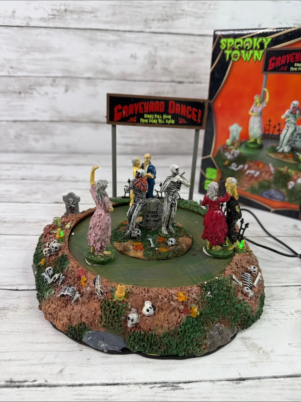 Halloween Lemax Spooky Town, Graveyard Dance 34601 2013 works great w box